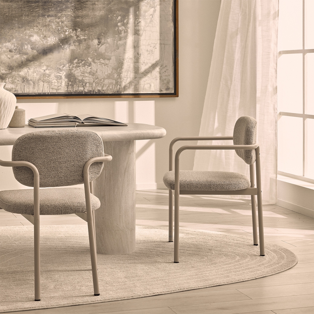 Stuart - Lot de 2 fauteuils de table en tissu bouclette pieds beiges - Beige